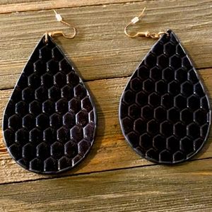 Plunder black drop earrings